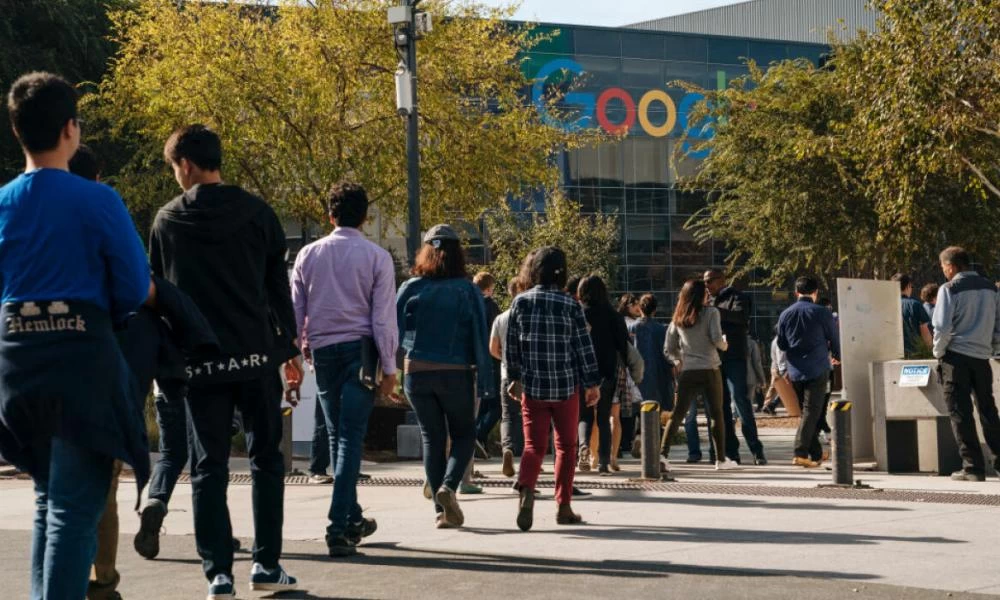 Είναι οριστικό! Η Google θα απολύει τους ανεμβολίαστους εργαζόμενούς της
